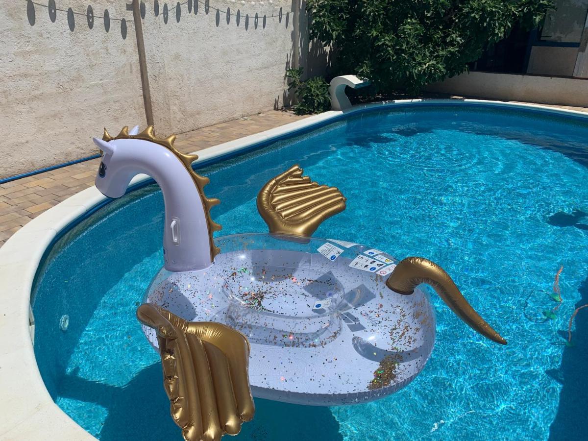 Apartman Matej With Pool Povljana Kültér fotó