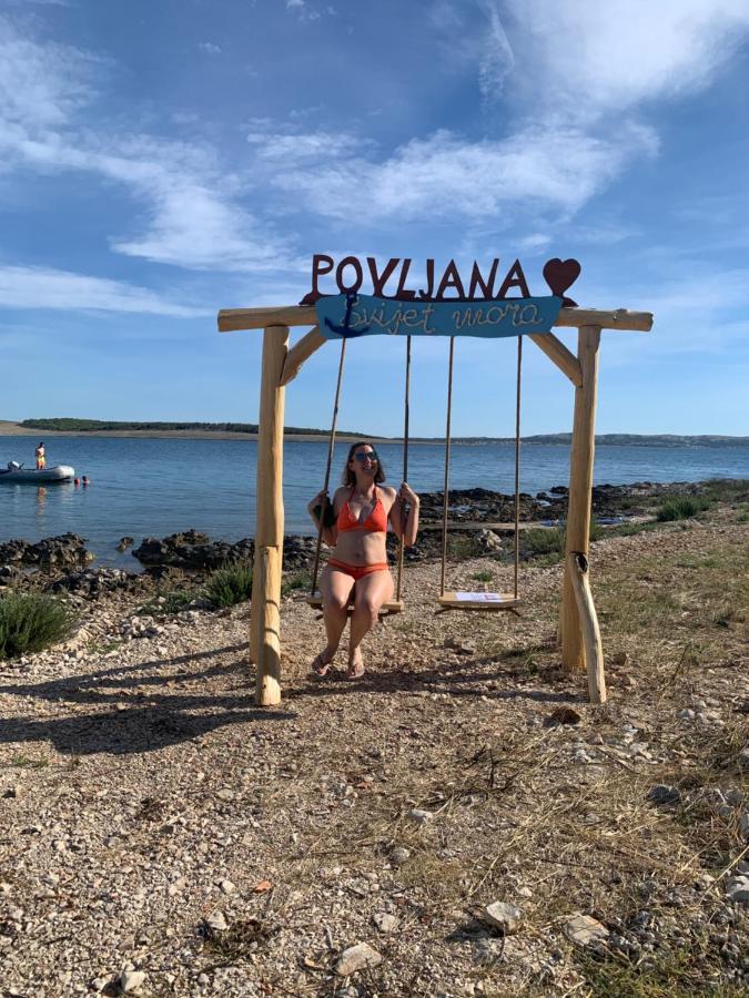 Apartman Matej With Pool Povljana Kültér fotó