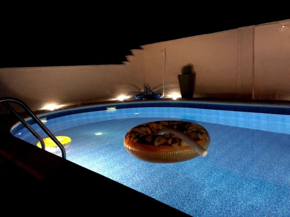 Apartman Matej With Pool Povljana Kültér fotó