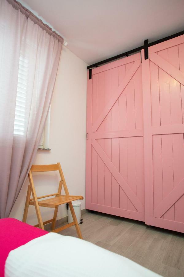 Apartman Matej With Pool Povljana Kültér fotó