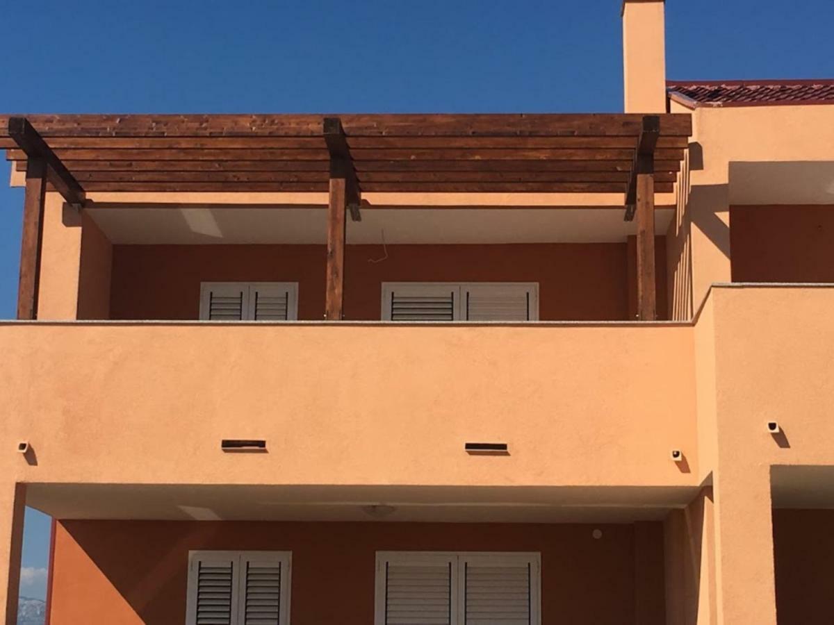 Apartman Matej With Pool Povljana Kültér fotó