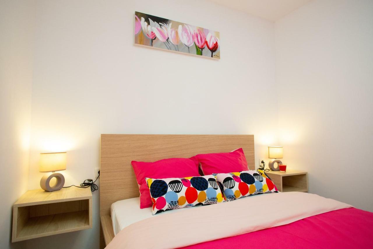 Apartman Matej With Pool Povljana Kültér fotó