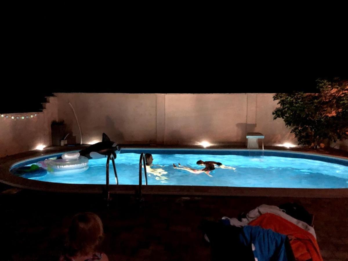 Apartman Matej With Pool Povljana Kültér fotó