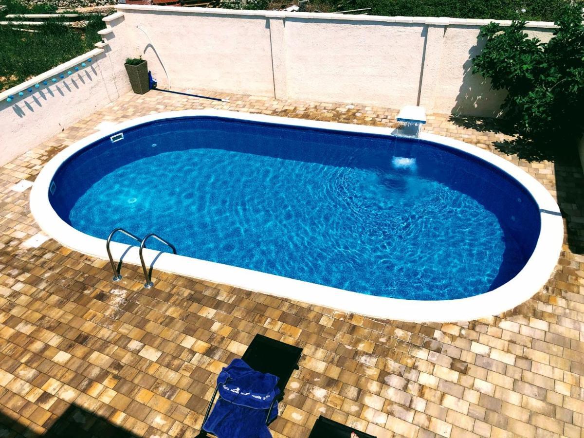 Apartman Matej With Pool Povljana Kültér fotó